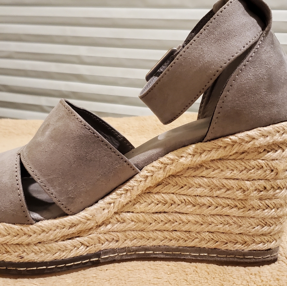 SHOES, Universal Thread size 11